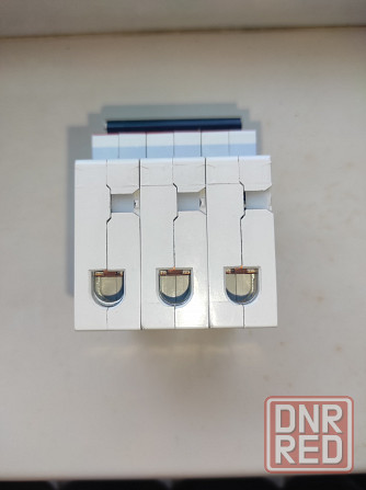 Продам автоматический выключатель ABB SH203-C6, 3p, 6A, 6kA Донецк - изображение 3