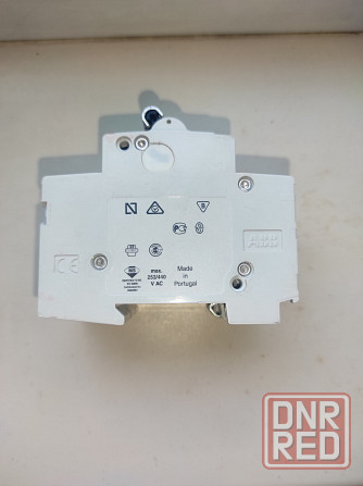 Продам автоматический выключатель ABB SH203-C6, 3p, 6A, 6kA Донецк - изображение 2