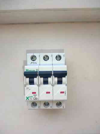 Продам автоматический выключатель Moeller PL6-C25/3, 3p, 25A, 6kA Донецк