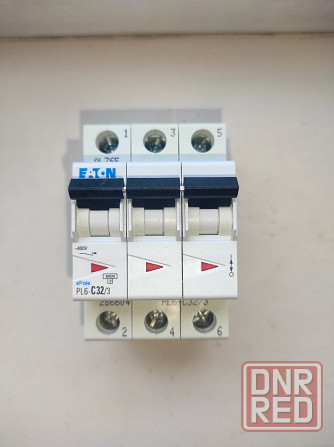 Продам автоматический выключатель Eaton PL6-C32/3, 3p, 32A, 6kA Донецк - изображение 1