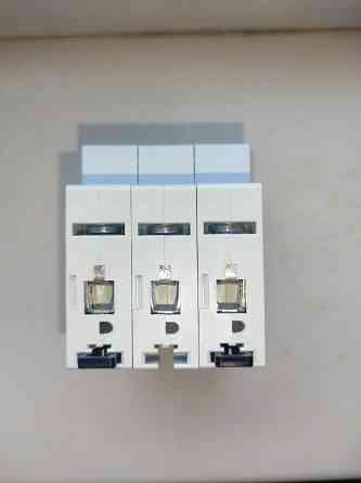 Продам автоматический выключатель Eaton PL6-C40/3, 3p, 40A, 6kA Донецк