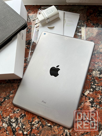 Продам iPad 2017 Apple Space Gray 10 дюймов в идеальном состоянии Донецк - изображение 1