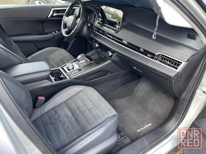 Mitsubishi Outlander 7 мест полная комплектация 2022 год полный привод 2.5 бензин 14 тыс км пробег Донецк - изображение 5