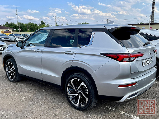 Mitsubishi Outlander 7 мест полная комплектация 2022 год полный привод 2.5 бензин 14 тыс км пробег Донецк - изображение 3