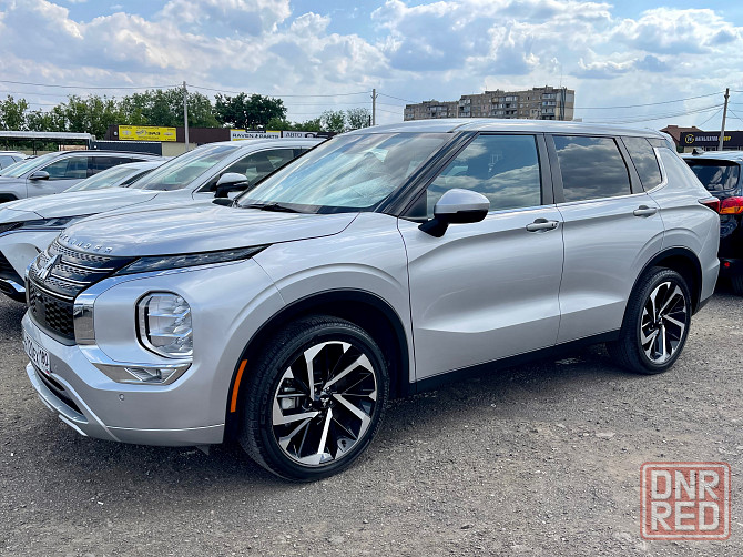 Mitsubishi Outlander 7 мест полная комплектация 2022 год полный привод 2.5 бензин 14 тыс км пробег Донецк - изображение 1
