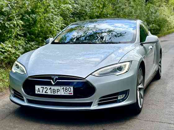 Tesla Model S P85 Донецк