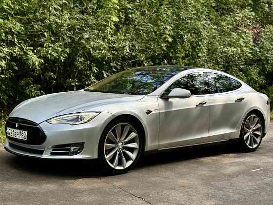 Tesla Model S P85 Донецк