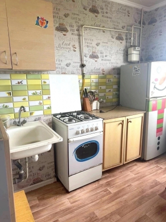 Продажа 2 комнат. квартиры, м-н Первомайский, 4-й квардрат Макеевка