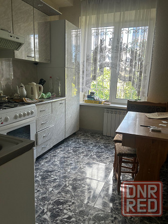 Продам 2х комнатную крупногабаритную сталинку Донецк - изображение 1