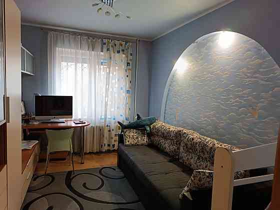 Продается 3х. комн . квартира в центре , 25 лет ркка , 1/10 с ремонтом. Донецк
