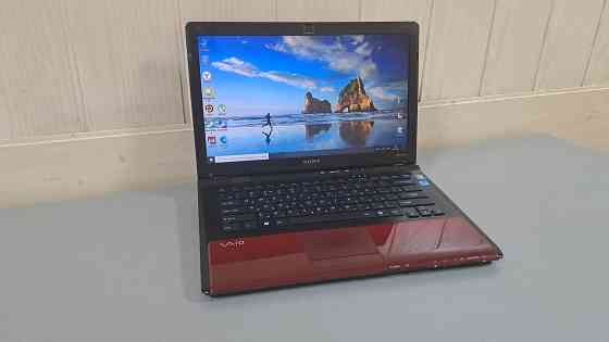 Продам ноутбук Sony VAIO VPC-CW1S1R . 14" в отличном состоянии . Донецк