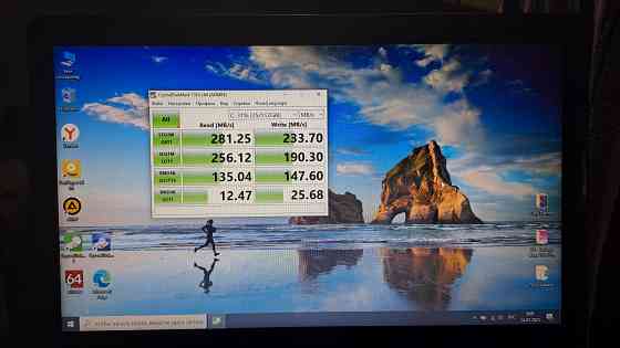Продам ноутбук Sony VAIO VPC-CW1S1R . 14" в отличном состоянии . Донецк
