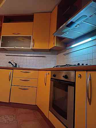 Продам 4-х комнатную квартиру в центре, дом кирпичный, ул. 50-летия ссср Донецк