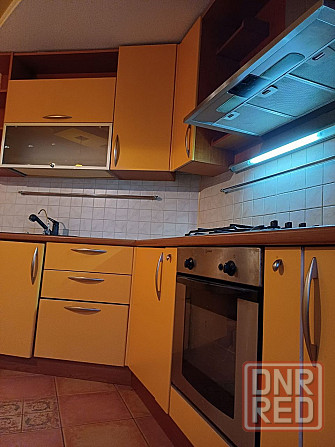 Продам 4-х комнатную квартиру в центре, дом кирпичный, ул. 50-летия ссср Донецк - изображение 1