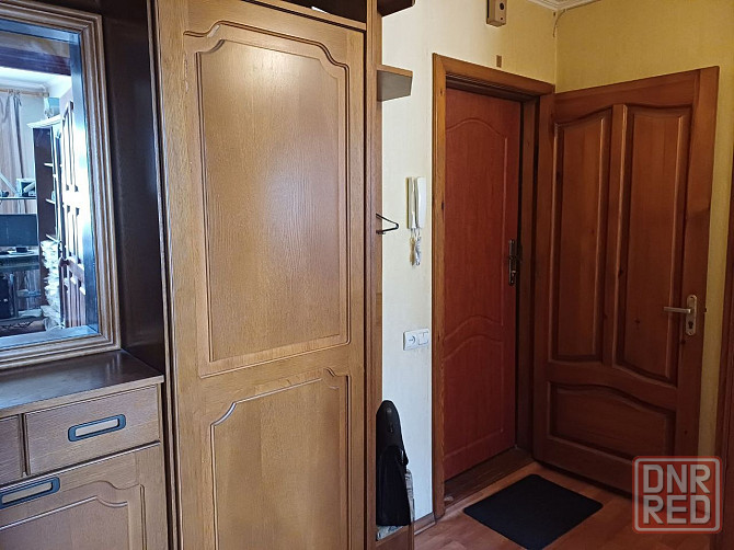 Продам трёхкомнатную квартиру около Калининского рынка Донецк - изображение 1