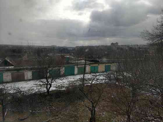 Продается от собственника 2-хкомнатная квартира и гараж Макеевка Центр-Городской район Макеевка