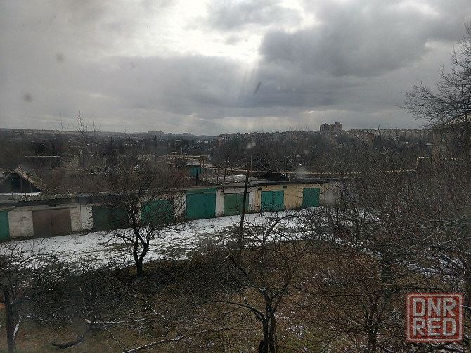 Продается от собственника 2-хкомнатная квартира и гараж Макеевка Центр-Городской район Макеевка - изображение 1