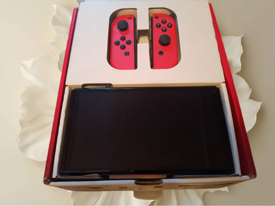 Nintendo Switch OLED Mario Red Edition + 8 игр! Отличное состояние Макеевка