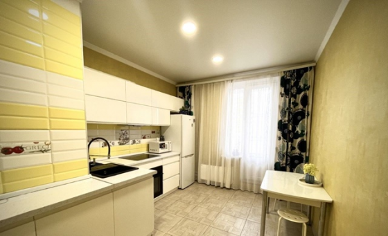 Сдается: Двухкомнатная квартира . Район: Буденновский Донецк