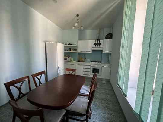 Сдаётся двухкомнатная квартира , Ленинский район Донецк