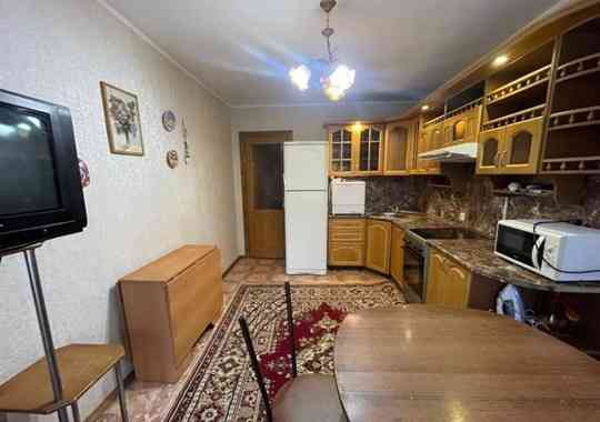 Сдаю двухкомнатную квартиру 56.0 м² этаж 2/9 город Донецк, Кировский/Ленинский район Донецк