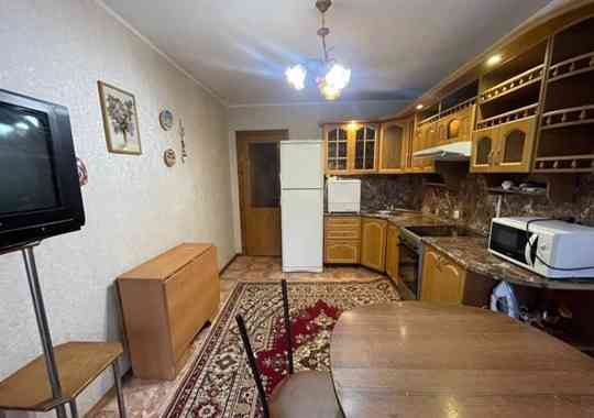 Сдаю двухкомнатную квартиру 56.0 м² этаж 2/9 город Донецк, Кировский/Ленинский район Донецк