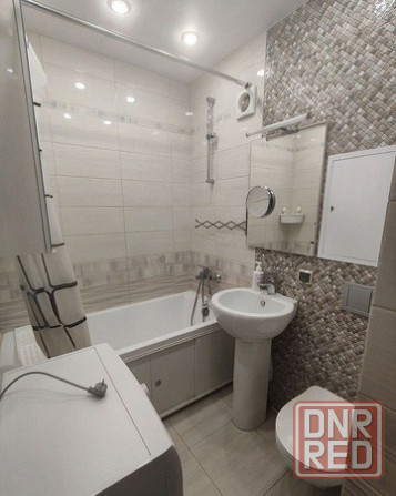 Сдаю двухкомнатную квартиру 43.0 м² этаж 5/5 город Донецк, Калининский район Донецк - изображение 4