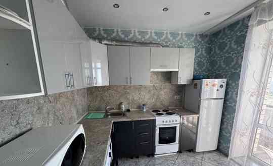 Сдается однокомнатная квартира в Ленинском районе! Площадь квартиры: 40.7 м² Этаж: 4/9 Донецк