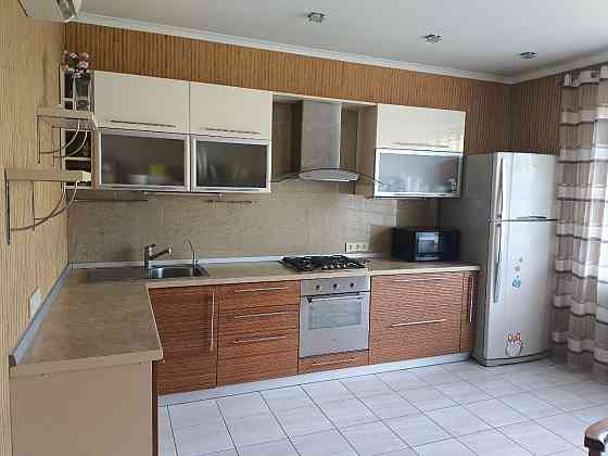 Продам Дом в Калининском районе, ул. Ульриха. ГосАкт 8 соток. Гараж на два авто. Документы готовы. Донецк