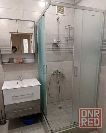 Сдаю однокомнатную квартиру 42.0 м² этаж 2 город Донецк, Ворошиловский район, улица Щорса Донецк - изображение 1