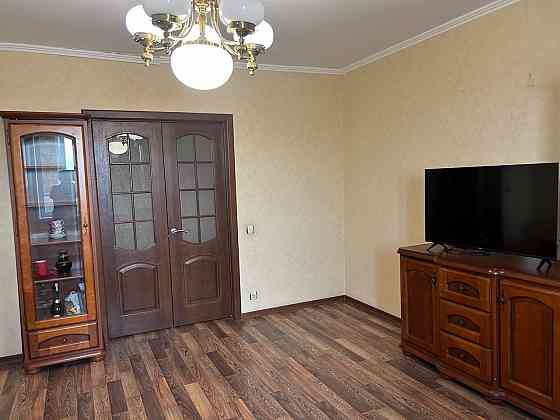 Продам 5 комнатную квартиру в. Ариуроле Мариуполь