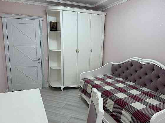 Продам 5 комнатную квартиру в. Ариуроле Мариуполь