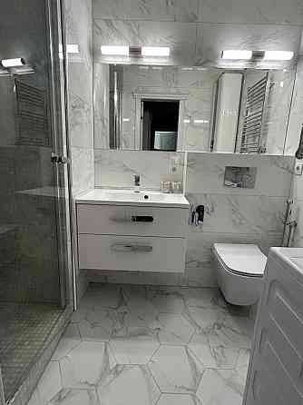 Продам 5 комнатную квартиру в. Ариуроле Мариуполь