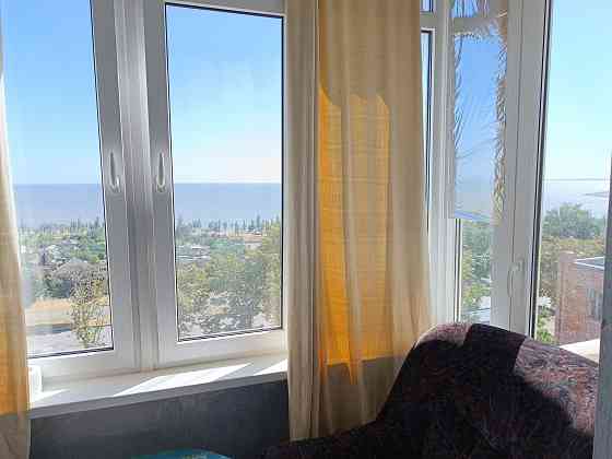 продам 3 к квартиру с отличной планировкой и видом на море! Мариуполь