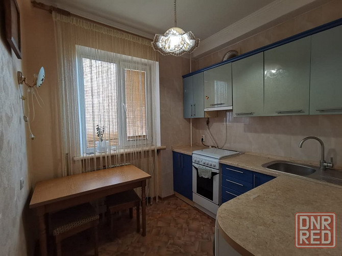 Сдаётся длительно двухкомнатная квартира, в Кировском районе по ул. Кирова Донецк - изображение 1