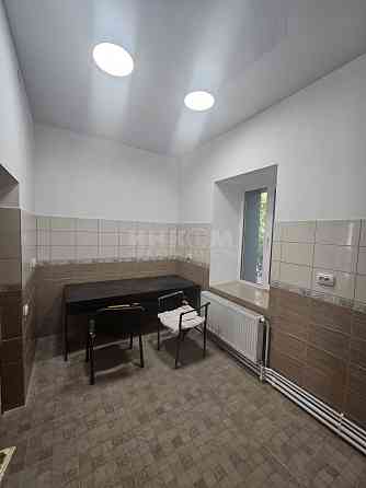 Продам Офисное Помещение 171.2 м2 в городе Луганск улица Ленина Луганск