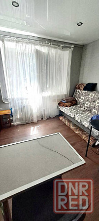 Продаётся 1 комнатная гостинка в Ильичевском районе по улице Покрышкина Мариуполь - изображение 1