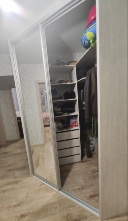 Сдается: 2 комнатная квартира ул. Челюскинцев 273 Этаж: 5/9 Район: Киевский Донецк