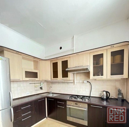 Сдаю двухкомнатную квартиру 54.0 м² этаж 2/5 город Донецк, улица Университетская Донецк - изображение 1