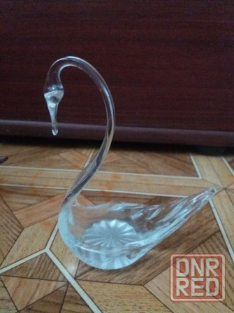 Продам статуэтку фигурку лебедь стекло Донецк - изображение 1