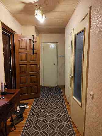 продам 2 ком кв в центре р-н маг. Июнь Харцызск