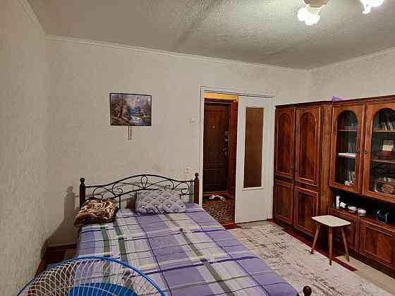продам 2 ком кв в центре р-н маг. Июнь Харцызск