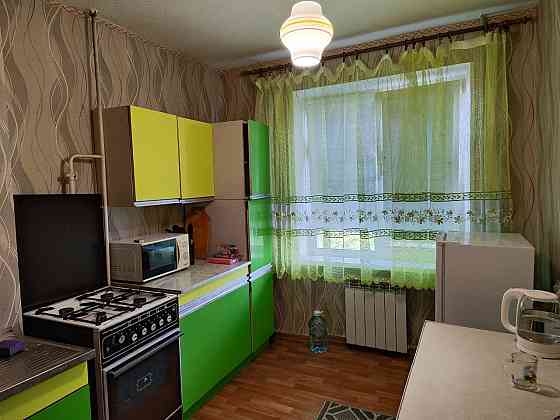 продам 2 ком кв в центре р-н маг. Июнь Харцызск