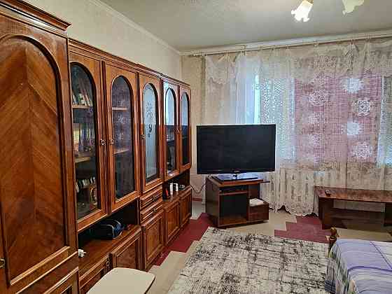 продам 2 ком кв в центре р-н маг. Июнь Харцызск