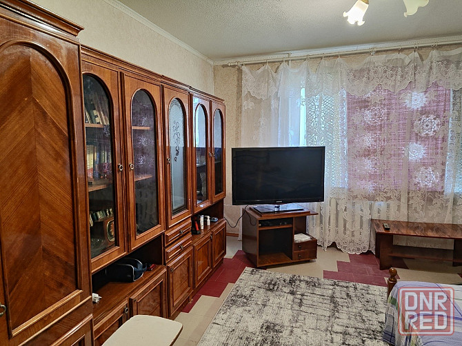 продам 2 ком кв в центре р-н маг. Июнь Харцызск - изображение 2