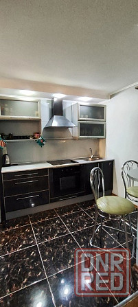 Сдам посуточно 3х комнатную квартиру в центре города Донецк - изображение 2