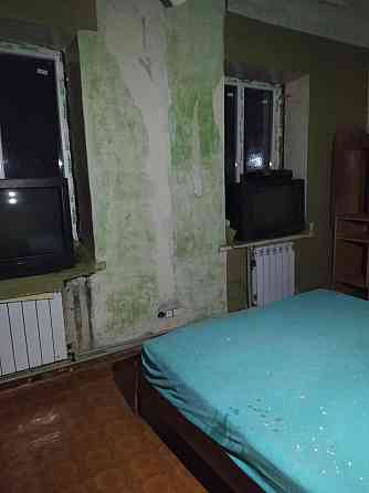 Продам 1/2 часть дома Петровский район шахта 21 3 комнаты. Донецк