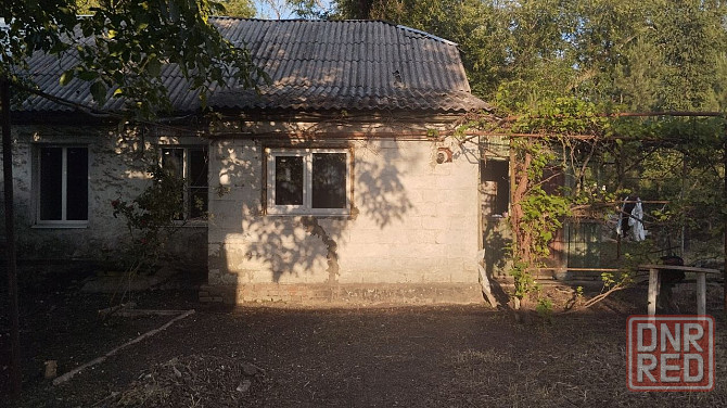 Продам 1/2 часть дома Петровский район шахта 21 3 комнаты. Донецк - изображение 1