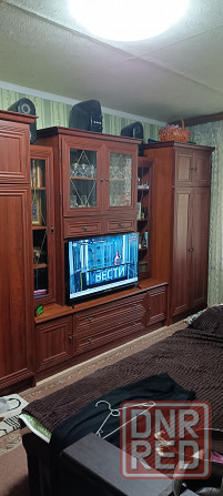 Стенка б/у 4 тыс . Свмовывоз. Донецк Ленинский район, р. Соловки. Донецк - изображение 1