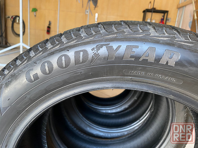 Резина Goodyear 215/55 R 17 Донецк - изображение 1